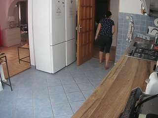 voyeurcam-julmodels-kitchen