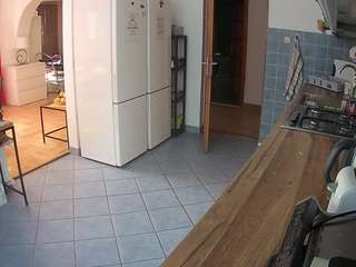 voyeurcam-julmodels-kitchen