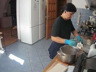 voyeurcam-julmodels-kitchen