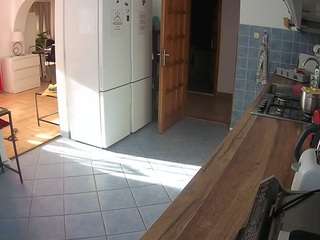 voyeurcam-julmodels-kitchen