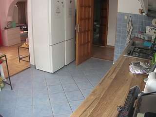voyeurcam-julmodels-kitchen