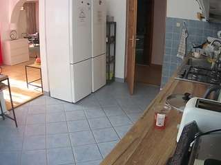 voyeurcam-julmodels-kitchen