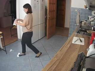 voyeurcam-julmodels-kitchen