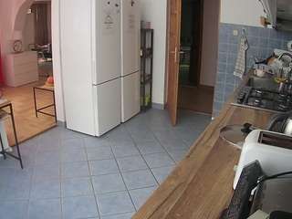 voyeurcam-julmodels-kitchen