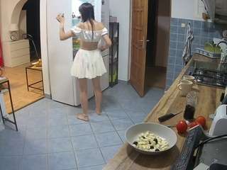 voyeurcam-julmodels-kitchen's live room