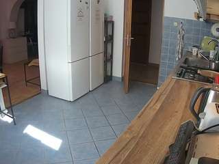 voyeurcam-julmodels-kitchen