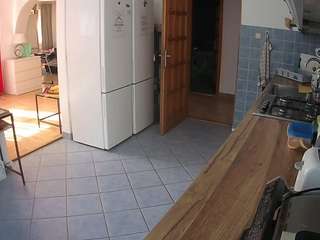 voyeurcam-julmodels-kitchen