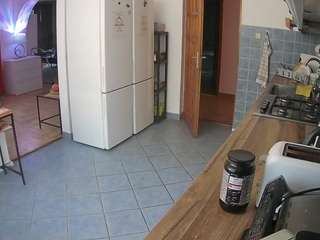 voyeurcam-julmodels-kitchen