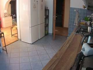 voyeurcam-julmodels-kitchen