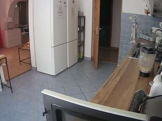 voyeurcam-julmodels-kitchen