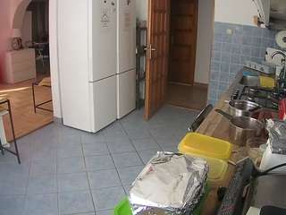 voyeurcam-julmodels-kitchen