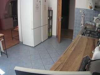 voyeurcam-julmodels-kitchen