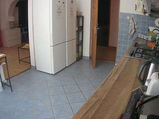 voyeurcam-julmodels-kitchen
