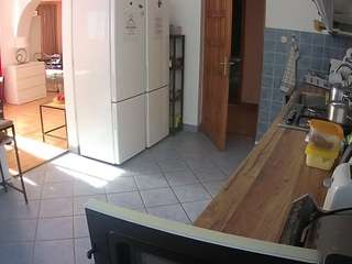 voyeurcam-julmodels-kitchen