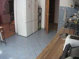 voyeurcam-julmodels-kitchen