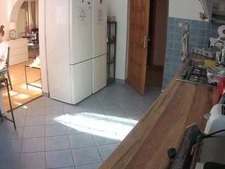 voyeurcam-julmodels-kitchen