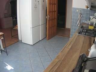 voyeurcam-julmodels-kitchen