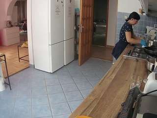 voyeurcam-julmodels-kitchen