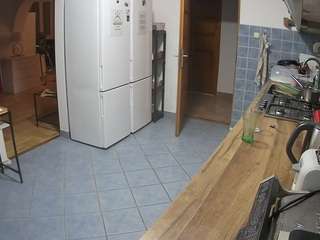 voyeurcam-julmodels-kitchen