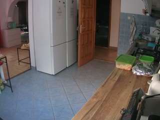 voyeurcam-julmodels-kitchen