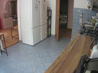 voyeurcam-julmodels-kitchen
