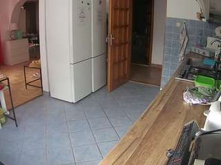 voyeurcam-julmodels-kitchen