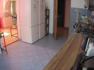 voyeurcam-julmodels-kitchen