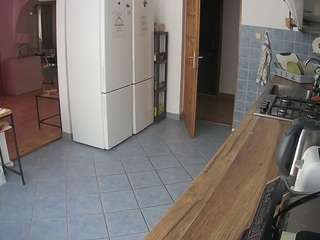 voyeurcam-julmodels-kitchen