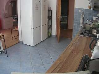 voyeurcam-julmodels-kitchen
