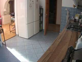 voyeurcam-julmodels-kitchen