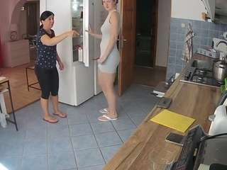 voyeurcam-julmodels-kitchen