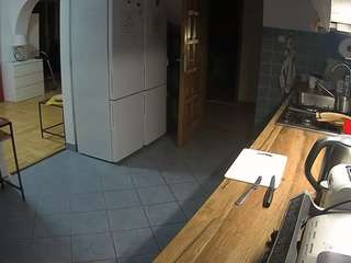 voyeurcam-julmodels-kitchen