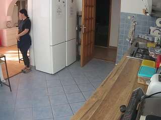 voyeurcam-julmodels-kitchen
