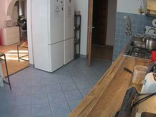 voyeurcam-julmodels-kitchen