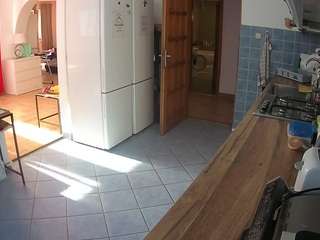 voyeurcam-julmodels-kitchen