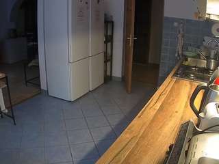 voyeurcam-julmodels-kitchen