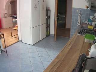 voyeurcam-julmodels-kitchen
