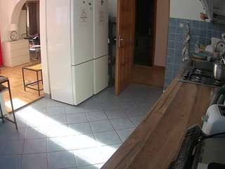 voyeurcam-julmodels-kitchen