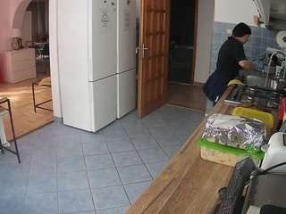 voyeurcam-julmodels-kitchen
