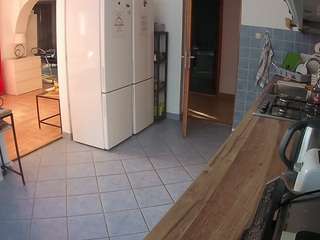 voyeurcam-julmodels-kitchen