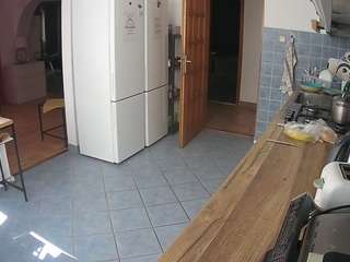 voyeurcam-julmodels-kitchen