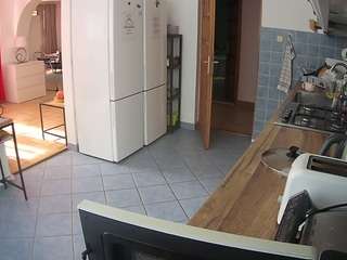 voyeurcam-julmodels-kitchen