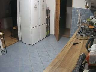 voyeurcam-julmodels-kitchen