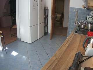 voyeurcam-julmodels-kitchen
