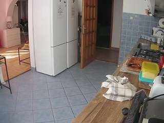 voyeurcam-julmodels-kitchen
