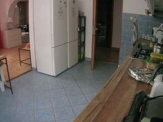 voyeurcam-julmodels-kitchen