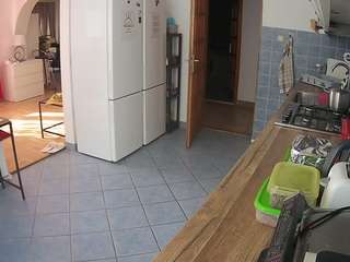 voyeurcam-julmodels-kitchen