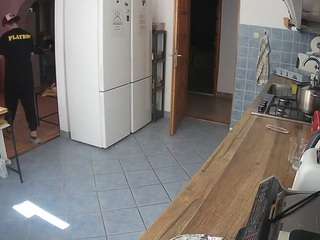 voyeurcam-julmodels-kitchen