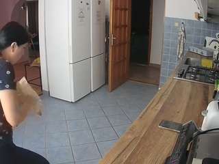 voyeurcam-julmodels-kitchen