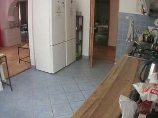 voyeurcam-julmodels-kitchen